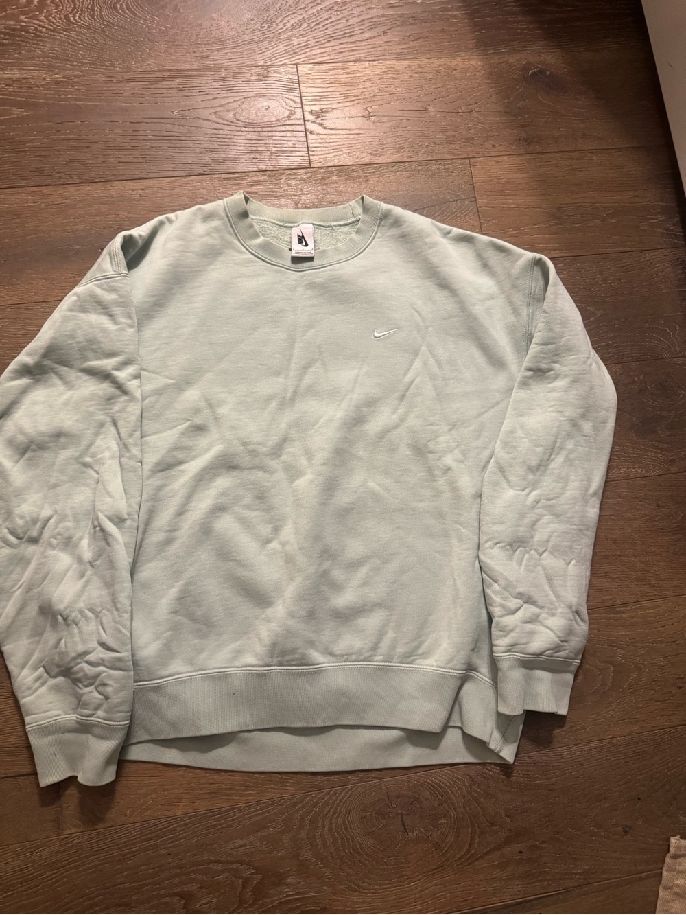 Nike Men's Crewneck Sweatshirt in Pale Sage